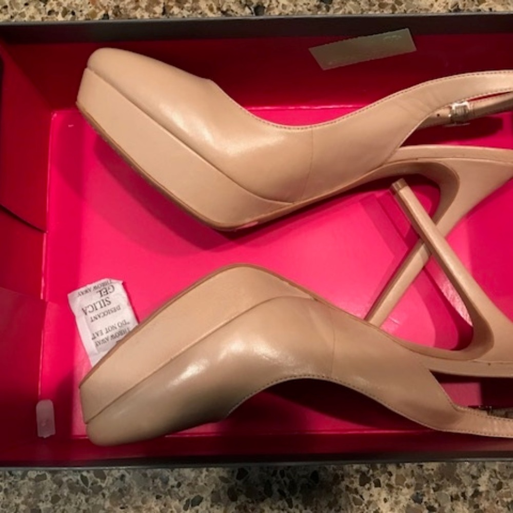 Heels - Picture 6 of 6